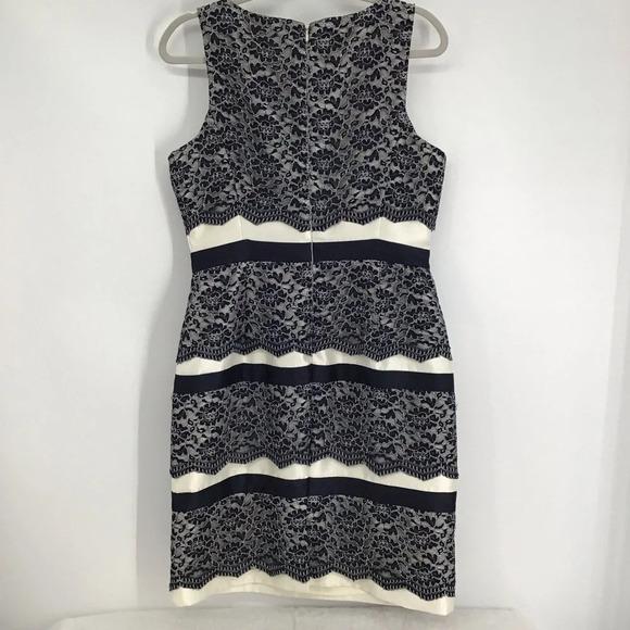 Katherine Kelly Brittany Lace Tiered Fitted Sleeveless Dress Navy/Creme Size 8 - Picture 2 of 9